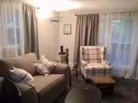 Clean Modern Home,Cozy MINUTES to Airport  and Downtown