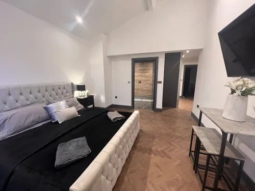 RURAL LUXURY ROOM WITH WETROOM and self catering facility