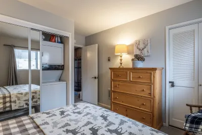 Cozy Bear On Tyrol Hotels near Mammoth Mountain Ski Area