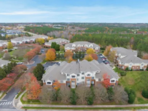 Beautifully Updated Penthouse Condo in West Cary