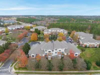 Beautifully Updated Penthouse Condo in West Cary Các khách sạn gần Lenovo Building 8