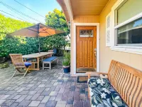 Monterey County Seaside, Bungalow Minutes from the Ocean !