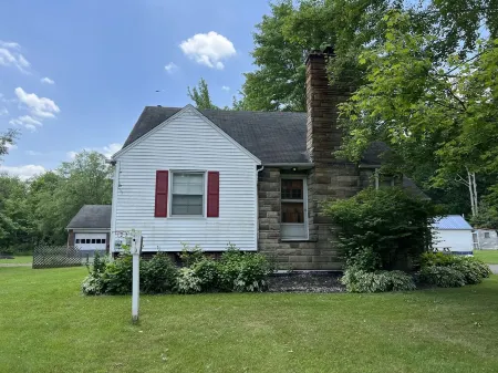 House minutes from Pymatuning Lake!