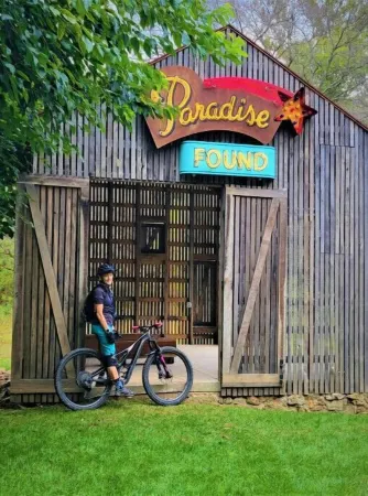 Dog Friendly with Trail Access to Bike Trails, Lakes, Waterfalls, MTB & Golf