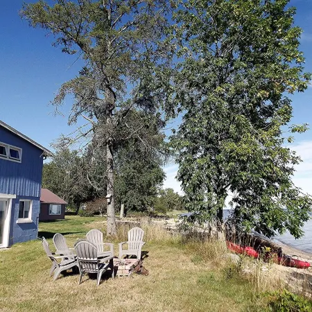 Fantastic 4-bdrm Lake House in Cedar River