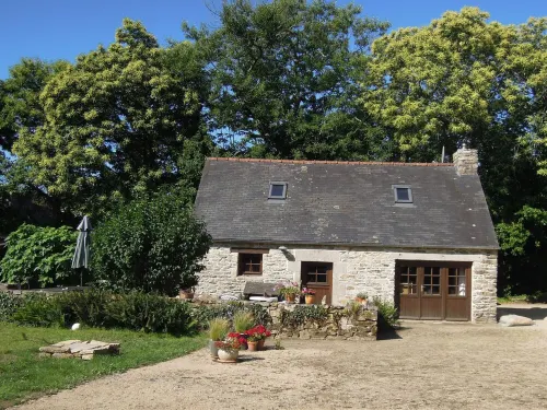 4-person house in the countryside, quiet, close to beaches Hotel a Ploneour-Lanvern