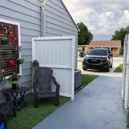 Modern Cozy Apartment in Hialeah Miami Int Airport Отели в г. Хайалиа