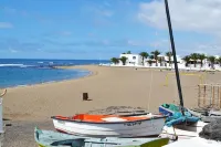 Super Apartment. Fantastic Private Complex Directly by the Sea/Pool/Glass Fibre Internet