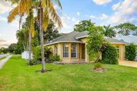 6 Bedrooms 4 baths Dream Pool Home near Vanderbilt Beach Naples Florida