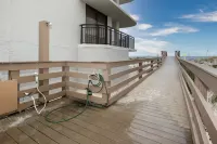 Nautilus, Unit 2608, Sleeps 6, Amazing views! Beach service March to October.