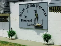 Lake Front Rustic Suite Rental Hotels in Newaygo County