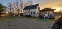 Cozy year round cabin near Acadia and ATV trails, and pet friendly!
