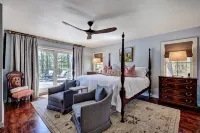 Charming Cashiers Cottage with View of Chimney Rock Adjoining High Hampton