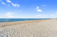 Beautiful St.George Island Pool Home, Large Patio Pool Surround & Fire Pit Area.