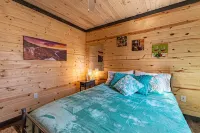 Wooded Circle - Barrel sauna, hot tub, fire pit