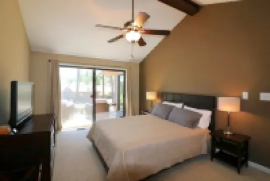 Birdie House located off Pinehurst #6.  Whole house near 39 golf courses.