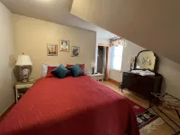 Beautiful 2BR, 2BA Condo in Historic Downtown Home Sleeps 4