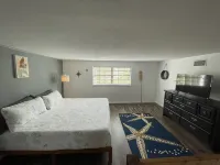 EPIC Weeki Wachee riverfront home *Waterfront *Kayaks included Weeki Wachee Spring附近的飯店