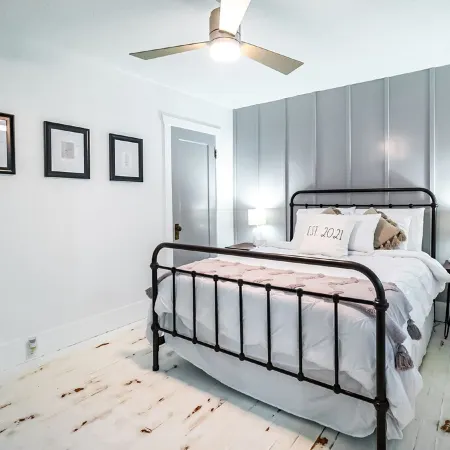 Cozy Farmhouse Suite โรงแรมในโลแกน