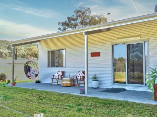 Kangarooby Cottage – A Peaceful Off-grid escape