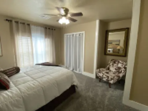 Cozy retreat with countryside views, Patch of Heaven is the place for you! Hotels in McClain County