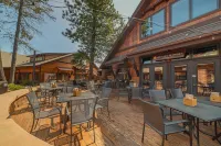 Luxury 7 Br Home / Best Rates! / Hot Tub / Sharc / AC / Wi Fi / Sleeps 20