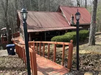 Cozy 2BR/1B cabin overlooking a beautiful creek with access to Catoosa WMA.