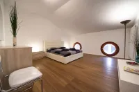 ATTIC FLOOR VENICE APARTMENT Hotels in Mestre Centro