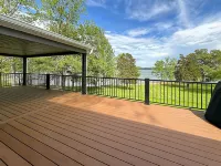 KY Lakeshore Retreat -Waterfront Views, Dock, Deck, Large Parking -NEW 2024