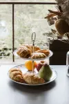 Kookaburra - Private One Bedroom Cottage with Lake View