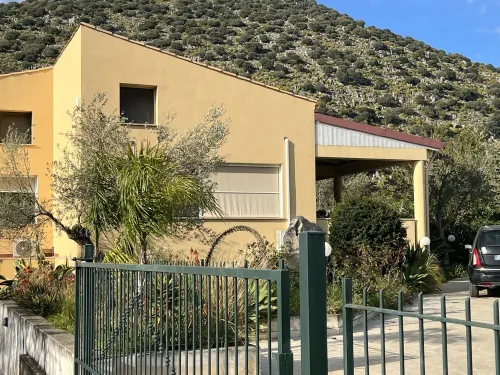 Villa surrounded by nature Hotels in Torretta