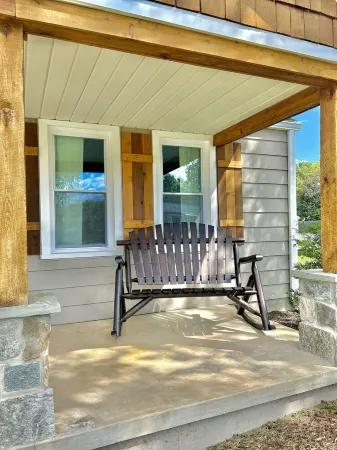 Cottage by the Caverns *FIRE PIT MOUNTAIN VIEWS*