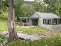 The River Cottage - Idyllic river side cottage