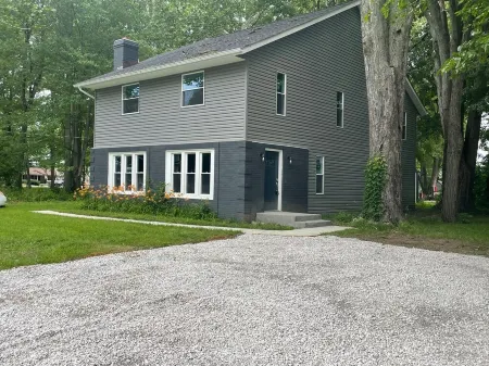 Lake House on the Island - Located in Central Ohio