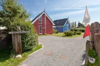 Modern Vacation Home with Garden & Terrace, 500m to the Beach, Free Wlan