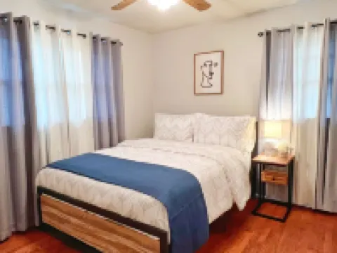 Beautiful and updated place to stay in a quiet neighborhood of Munster Indiana. Hotéis em Munster