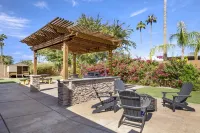 The Redfield House Hotels near Kierland Commons