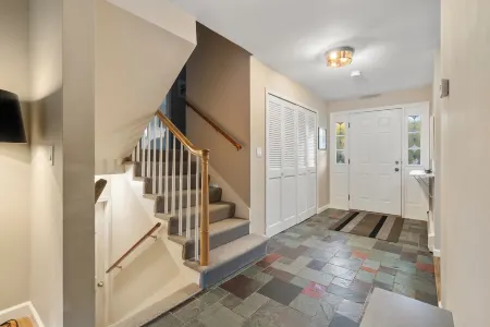 Rockport Pool House w/ Yard+Grill l 4BR/3BA l Park and Walk to Bearskin Neck! Отели рядом с достопримечательностью «Motif #1»