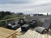 Spacious villa with sea view, 200 m from the beach. Hotels in Saint-Nic