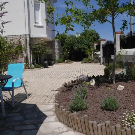 Comfortable cottage, close to the historic center of Blois and Loire by bike.