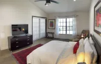 Lakefront Paradise Near Attractions