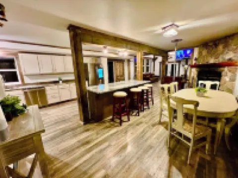 Valley View Lodge w/ Swimming Pond, Waterfalls, and Hot Tub