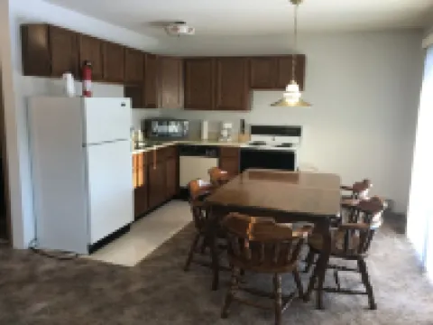 Clean, Comfortable and Quiet Condo at the base of Jackson Creek Summit