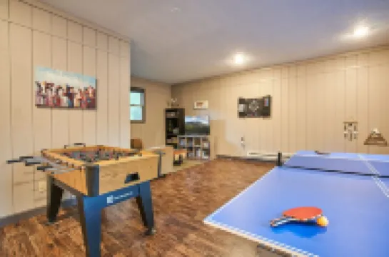 HUGE 5BR, 4.5BA, 3 King Suites, Dog Friendly!