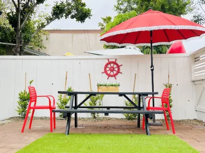 921- Beachside Cottage-Hottest location in San Diego