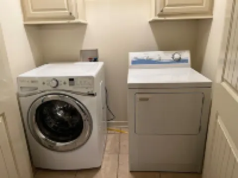 BestStays@Sapphire- a Duplex Near Hospitals large groups ok.TVs in all rooms