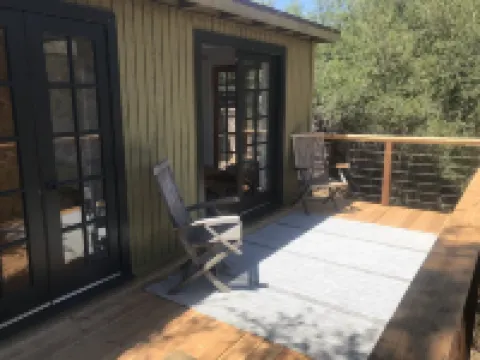 Topanga Deck House light spacious, amazing mountain views, huge deck under Oaks Hotels in Topanga