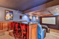 Luxury Family Home, 15 Miles to Downtown SLC! - Homestays