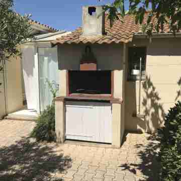 Very quiet, 437 yards away from a large sandy beach Hotel Exterior