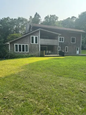 Quiet Cozy Stay Spacious Home Near Beach & Shops Hotels in Hamden